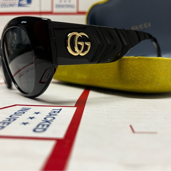 GUCCI MATELASSE 0809S Sunglasses - Picture 3 of 12